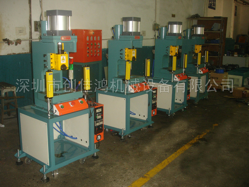 精密滑塊式氣動沖床